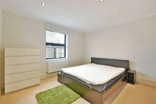 Photo 3 — Cavendish Road, Brondesbury, London, NW6