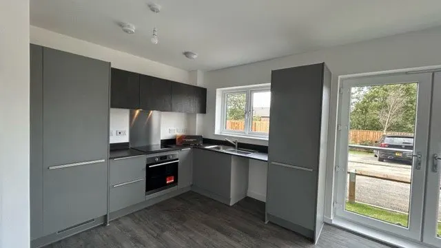 Laver Drive, Chesterfield, S41, photo 2