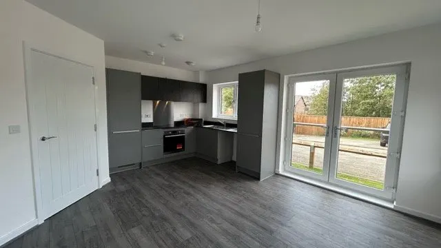 Laver Drive, Chesterfield, S41, photo 3