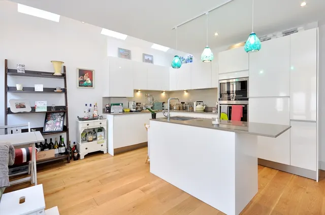 Honeybrook Road, London, SW12, photo 2
