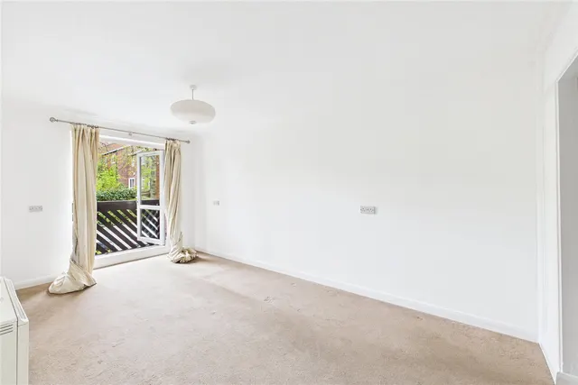 Photo 3 — Cedar Close, London, SE21