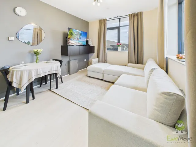 Dawsons Square, Pudsey, LS28, photo 2