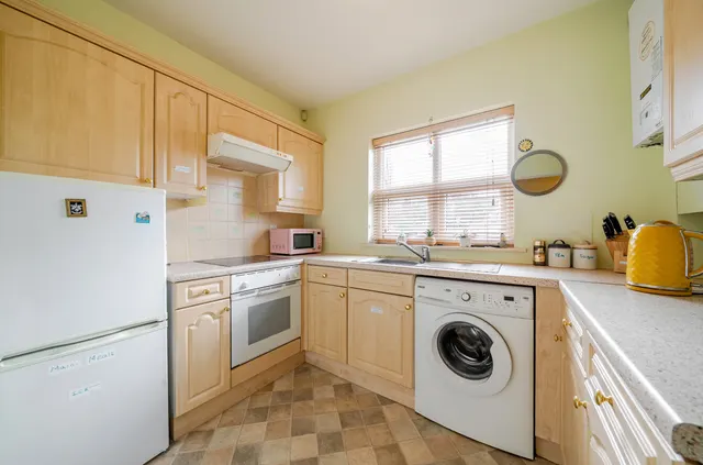 Queens Drive, Pudsey, LS28, photo 2