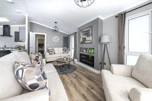 Dodnor Lane, Newport, PO30, photo 2