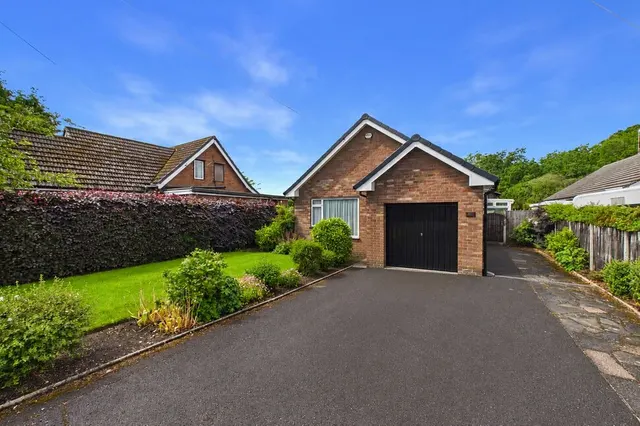 Ashbourne Drive, High Lane, SK6, photo 1