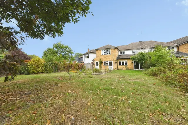 Photo 2 — Bridge Close, BRENTWOOD, Essex, CM13