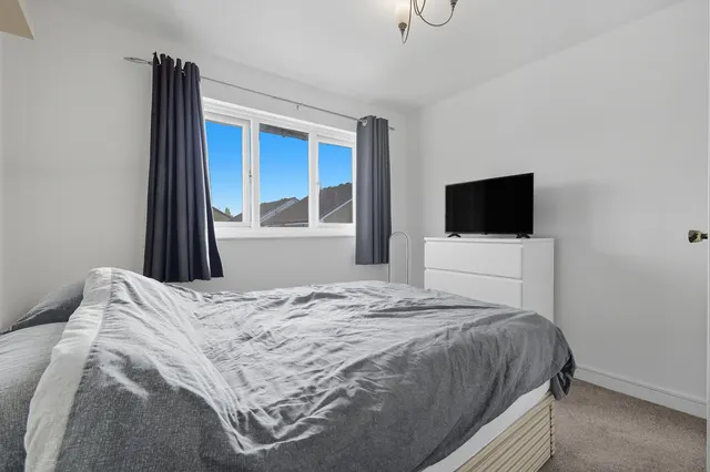 Photo 3 — Camellia Close, Romford, Harold Wood, RM3 0XW
