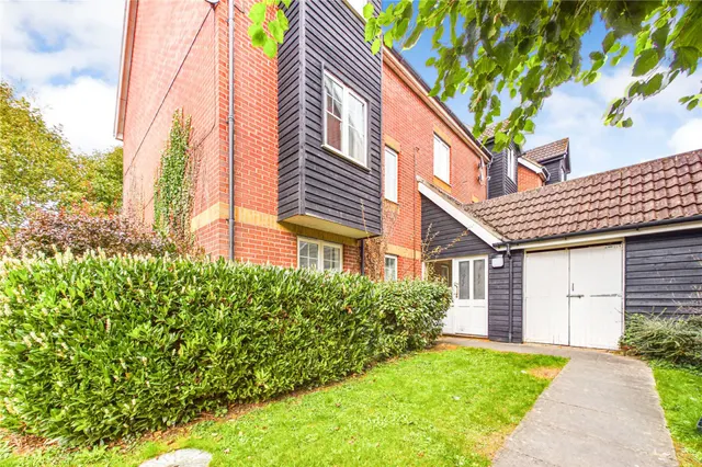 Gould Close, Newbury, RG14, photo 2