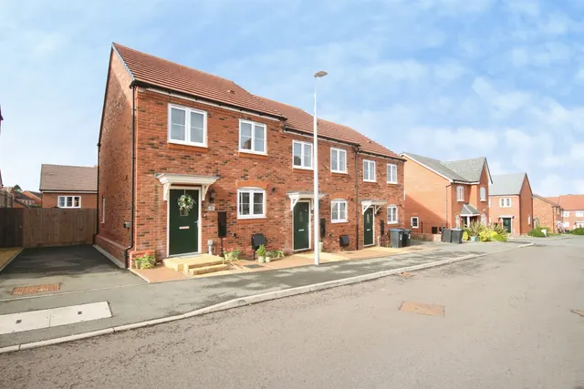 Bloxham Way, Radford Semele, CV31, photo 1