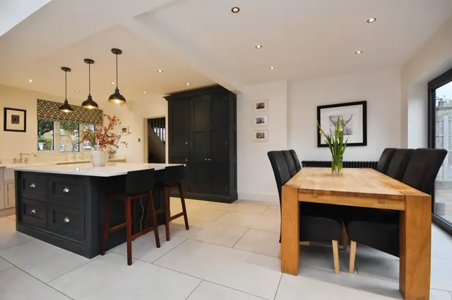 Wrexham Road, Romford, RM3, photo 3