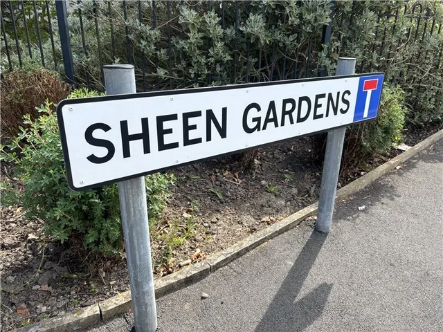 Photo 2 — Sheen Gardens, Manchester, Greater Manchester, M22