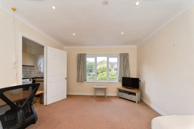 Parsonage Court, Highworth, SN6, photo 3