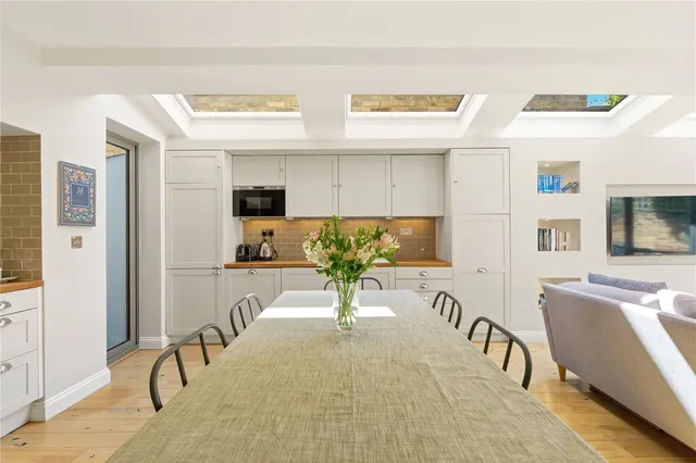 Grandison Road, London, SW11, photo 3