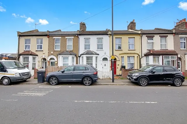 Alma Road, photo 1