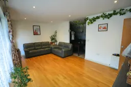 Alpine Road, London, NW9, photo 1