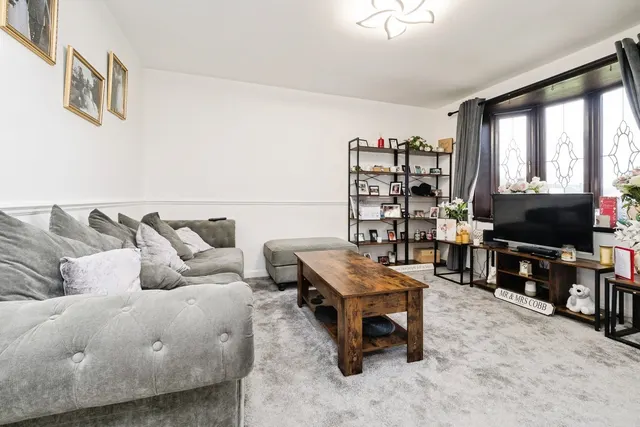 Photo 2 — Fortin Close, South Ockendon, Essex, RM15