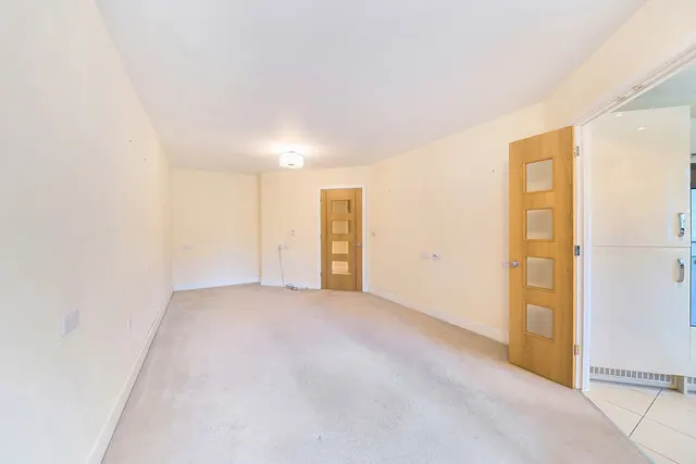 Josiah Drive, Ickenham, UB10, photo 3