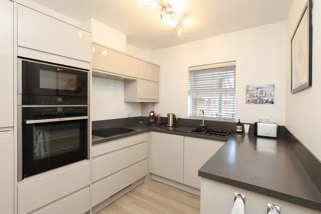 Nightingale Close, Chesterfield, S41, photo 2