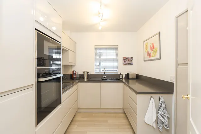 Nightingale Close, Chesterfield, S41, photo 3