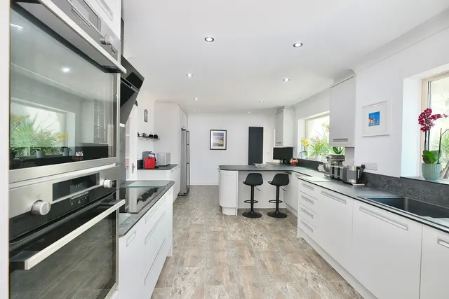 High Street, Offord D'arcy, PE19, photo 2