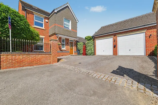 Marlborough Place, Lutterworth, LE17, photo 1