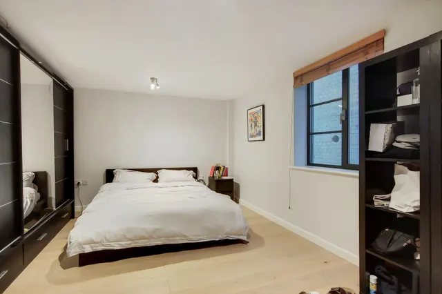 Photo 2 — Flat 13, 1-6 Batemans Row, London