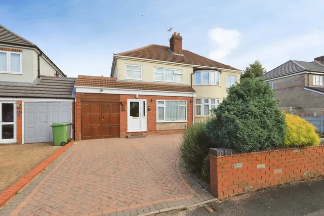 Sandon Road, Fordhouses, WV10, photo 1