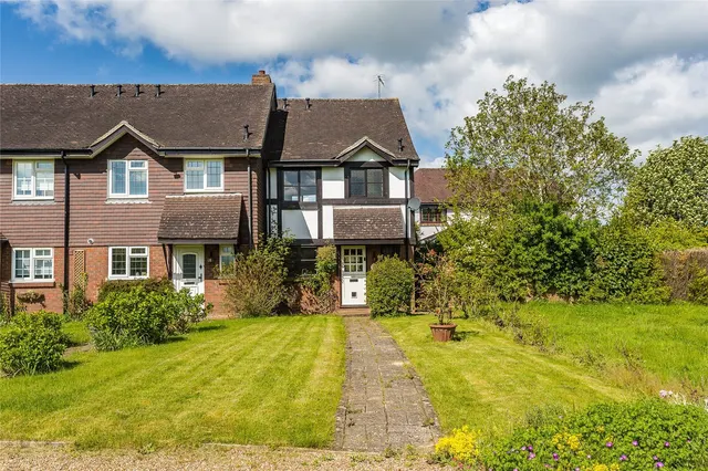 Clerks Croft, Bletchingley, RH1, photo 1