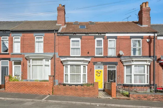 Alexandra Road, Mexborough, photo 1