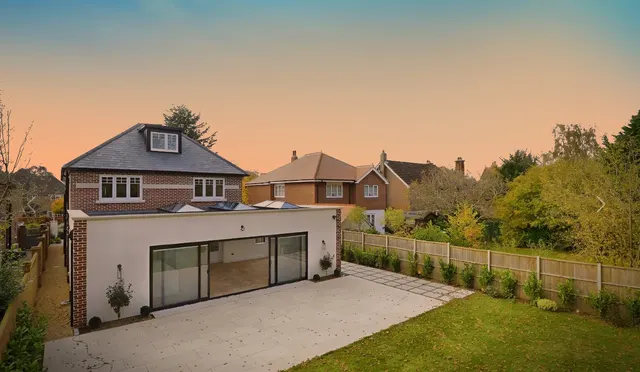 New Park Road, Cranleigh, GU6, photo 2