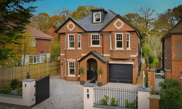 New Park Road, Cranleigh, GU6, photo 1