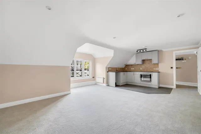 Buxton Road, Weymouth, DT4, photo 2