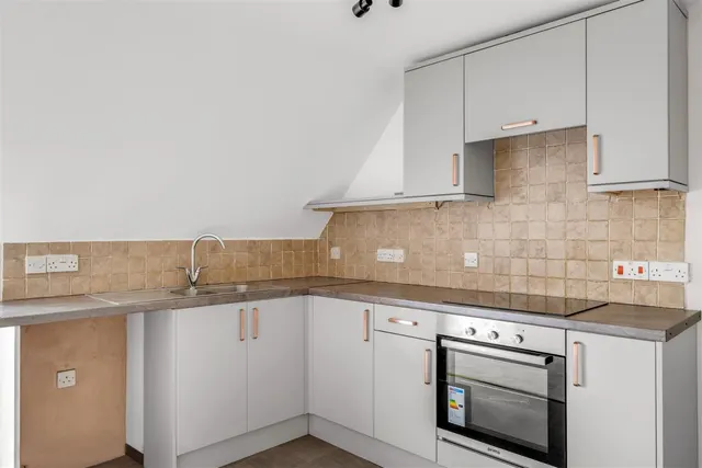 Buxton Road, Weymouth, DT4, photo 3