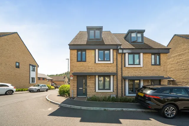 Castle Hill Drive, Swanscombe, DA10, photo 1
