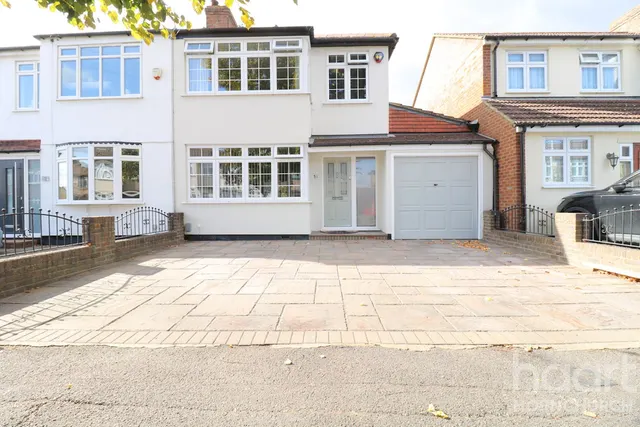 Acacia Avenue, Hornchurch, RM12, photo 1