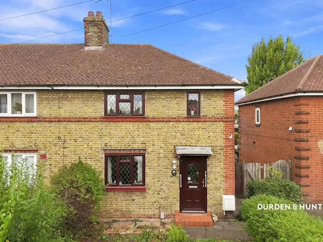 West Road, Chadwell Heath, RM6, photo 1