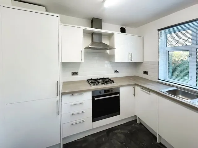 Photo 2 — Windborough Road, Carshalton, Surrey, SM5