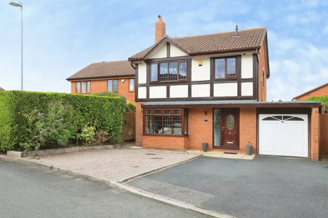 Ibis Close, Kidderminster, photo 1