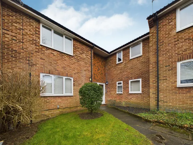 Tewkesbury Close, Popley, Basingstoke, RG24, photo 1