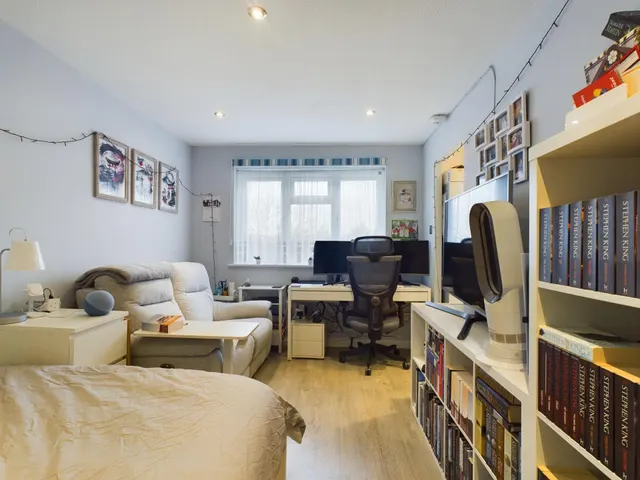 Photo 2 — Tewkesbury Close, Popley, Basingstoke, RG24