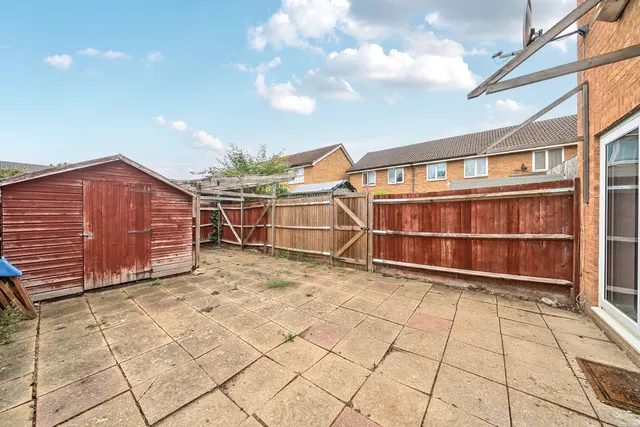 Photo 2 — Wilson Avenue, Mitcham, Surrey, CR4