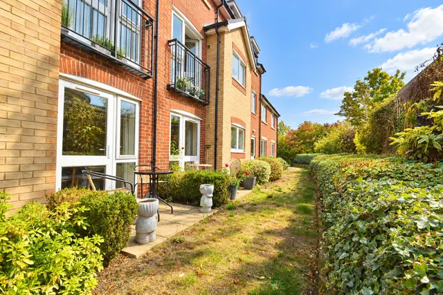 Greyhound Lane, Thame, photo 3