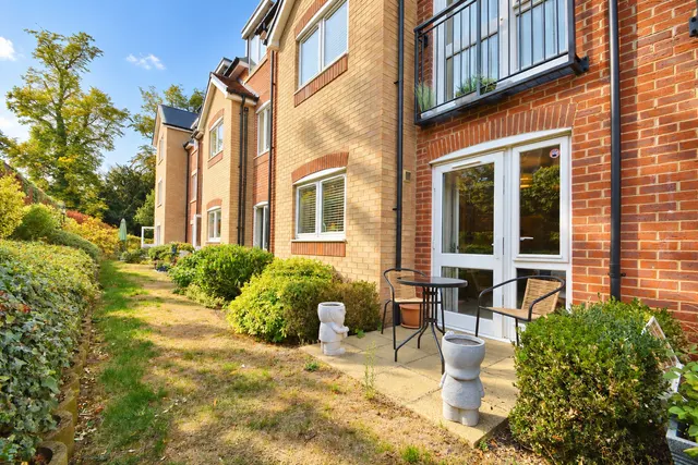 1 bedroom property, Greyhound Lane, Thame