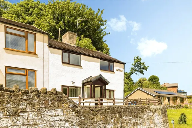 Carden Road, Moss, LL11, photo 1