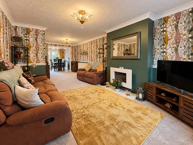 Bernard Avenue, Mansfield Woodhouse, NG19, photo 3
