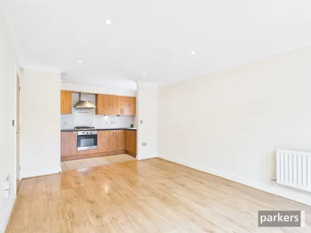 Reading Road, Winnersh, RG41, photo 3