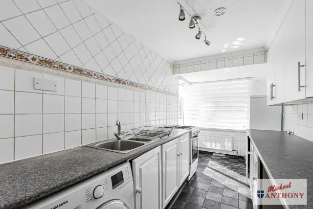 Photo 3 — Eston Court, Bradville, Milton Keynes, Buckinghamshire, MK13 7DF