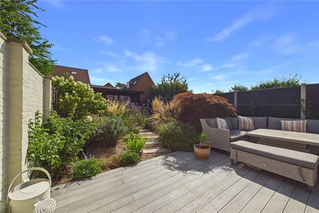 Alpha Road, Chobham, GU24, photo 2