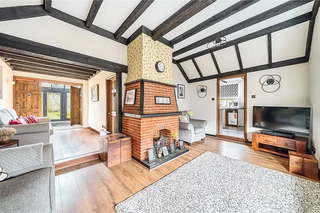 Liberty Hall Road, Addlestone, KT15, photo 2