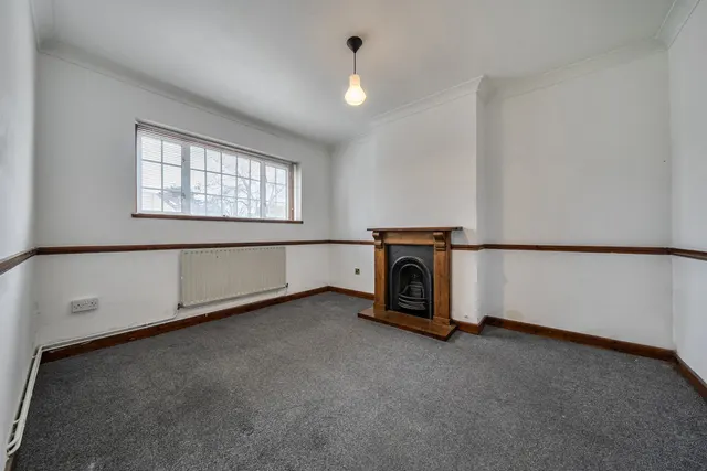 Photo 2 — Middle Park Avenue, SE9